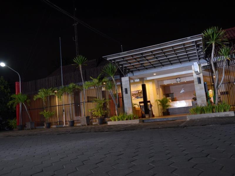 Oyo 743 Garden Guesthouse Maguwo Exterior photo